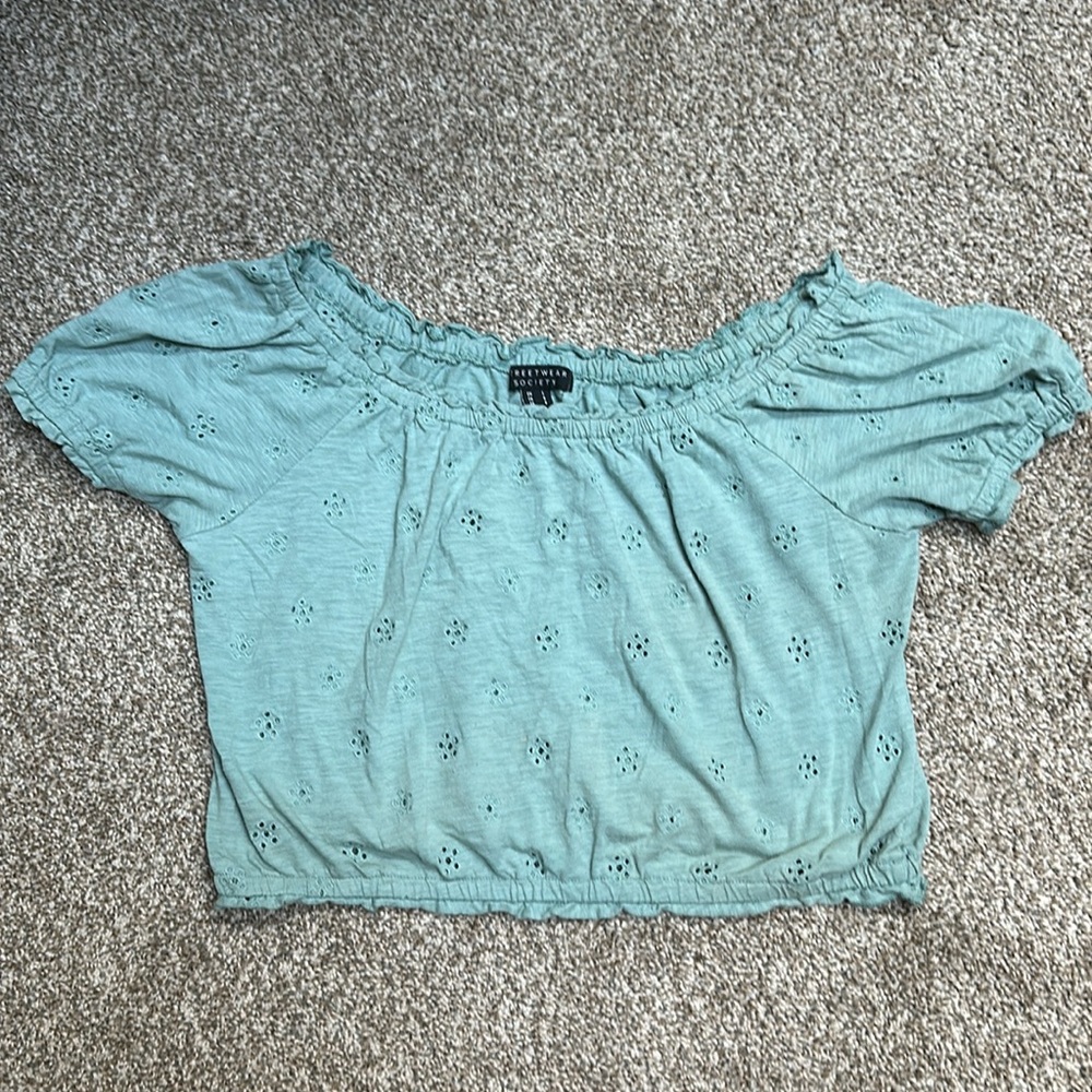 Army green like new crop top